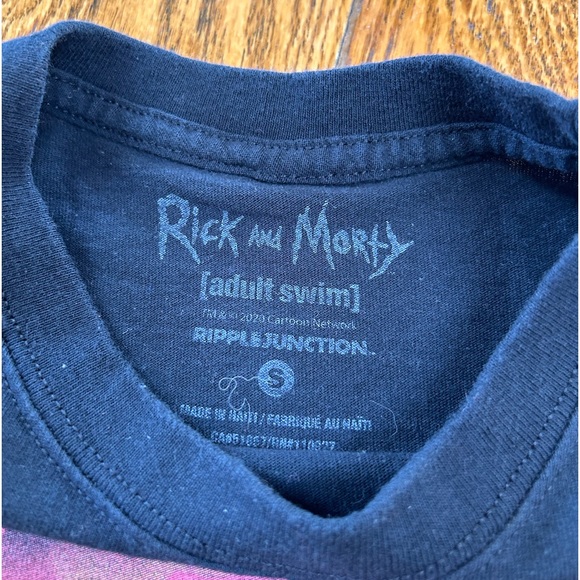 Rick and Morty black tee. Social Distancing graphic on front. Men’s size Small - Picture 2 of 5